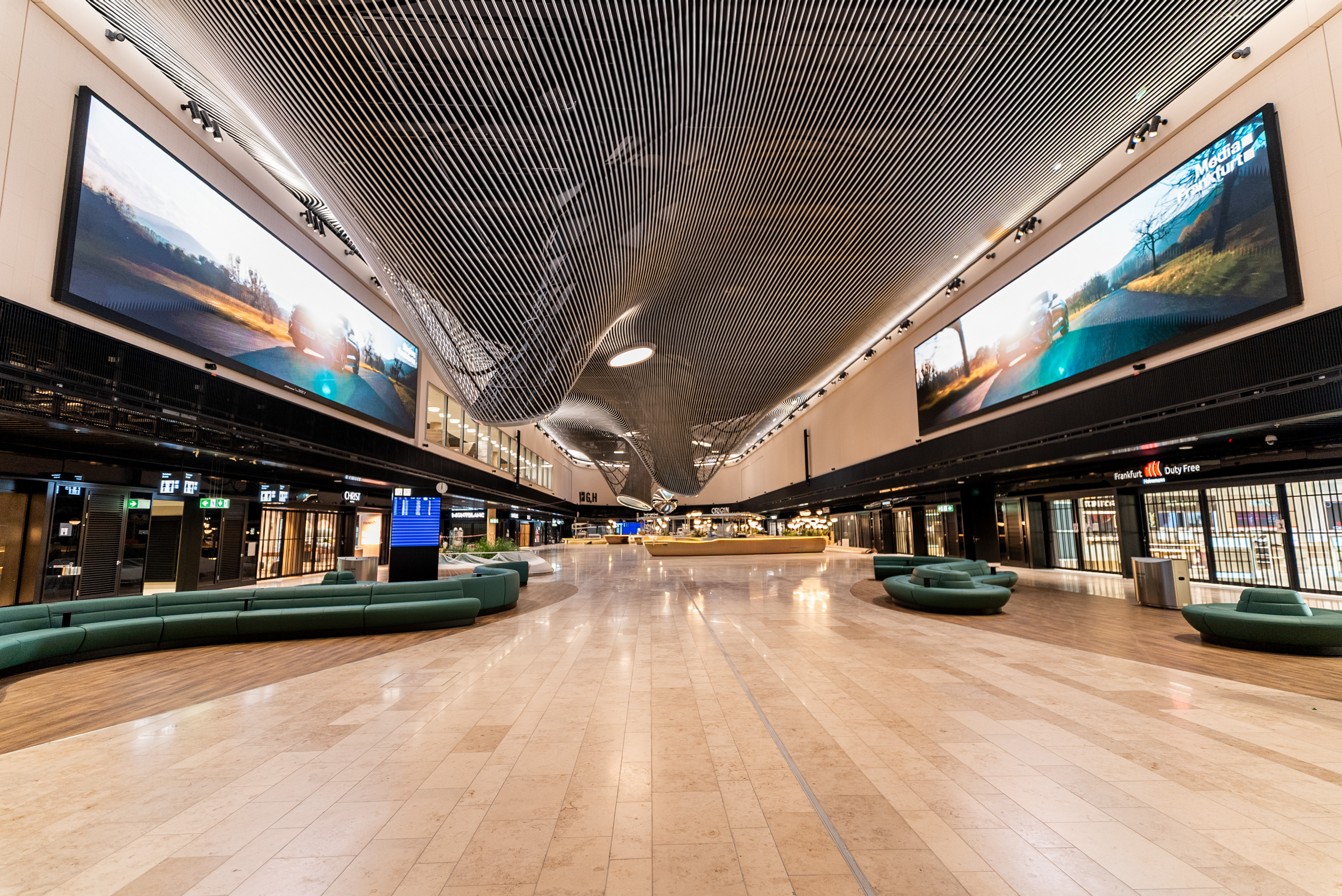 LG LED-Installation Terminal 3 Flughafen Frankfurt